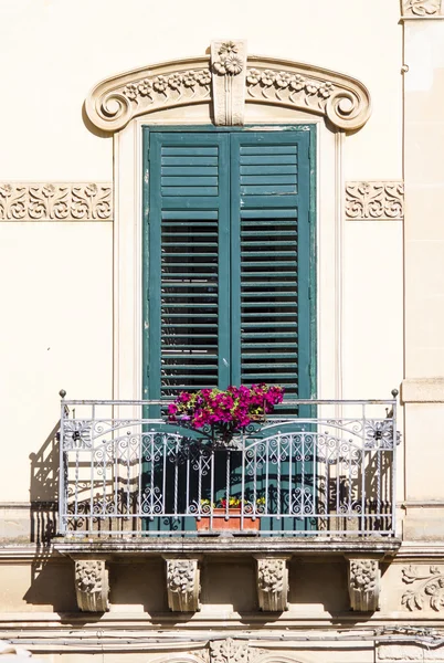 Gamla siclian fönster — Stockfoto