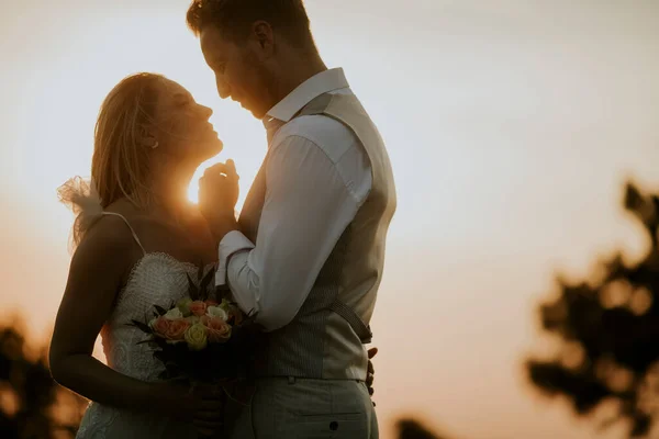 Closeup Cute Young Newlywed Couple — Stock Photo, Image