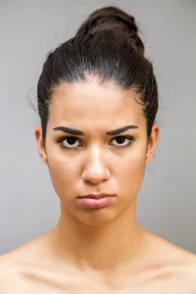 Retrato de la hermosa joven en el estudio —  Fotos de Stock