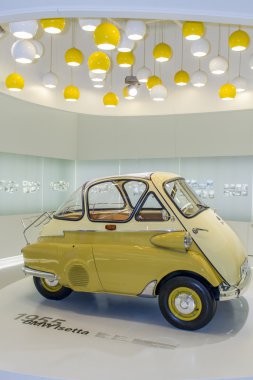 BMW Gina