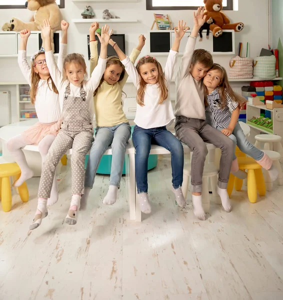 Group Cute Kindergarten Kid Friends Sitting Having Fun — Stock Photo, Image