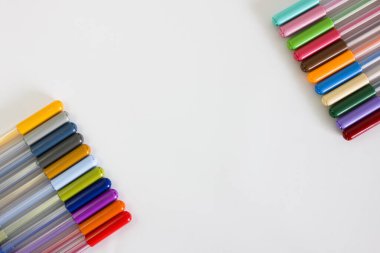 Boş kopya alanı olan renkli işaretler