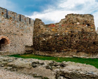 Sırbistan 'da Tuna Nehri üzerindeki Ram Kalesi' ne bak
