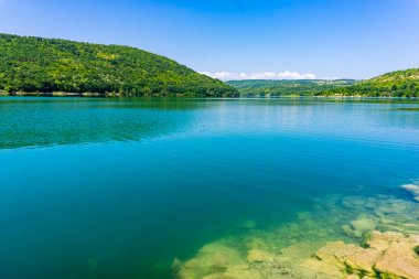 Doğu Sırbistan 'daki Zajacar yakınlarındaki Grliste gölüne bak