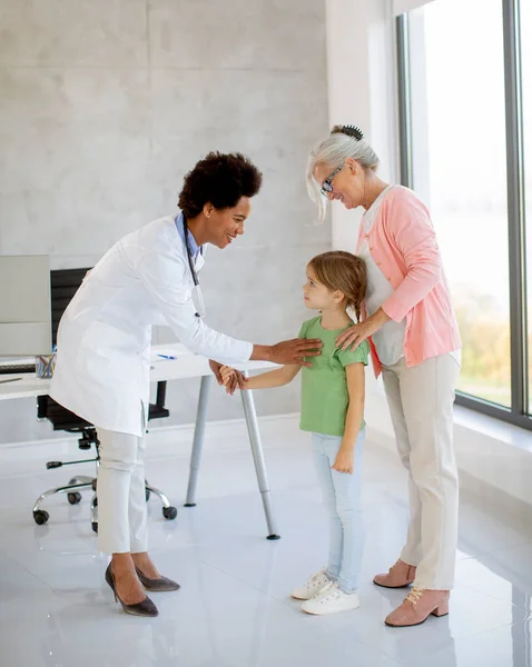 Cute Little Girl Her Grandmother Pediatrician Examination African American Female — Stock Photo, Image