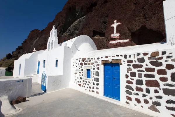 Agiosニコラオス教会の詳細ページ ギリシャサントリーニ島のアクロティリの紅ビーチ近く — ストック写真