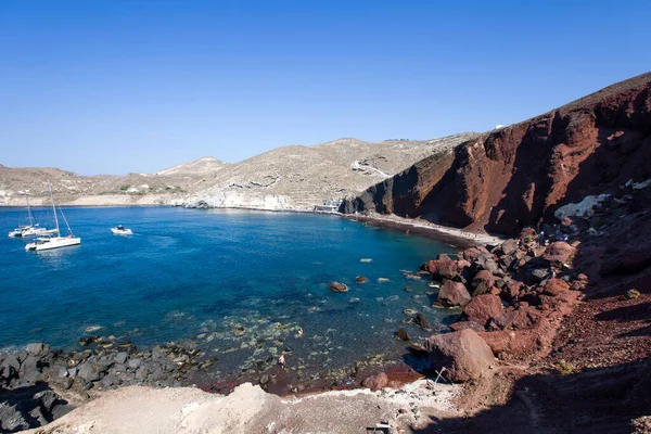 ギリシャのサントリーニ島の赤いビーチでの眺め — ストック写真
