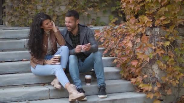 Birbirine Aşık Çiftler Randevulaşırlar — Stok video