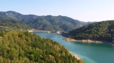Sırbistan 'daki Zaovine Gölü' nde hava manzarası