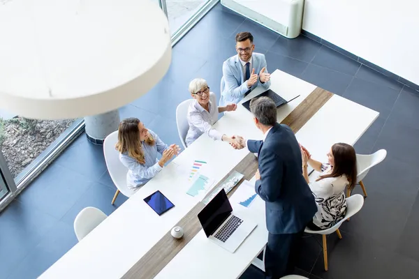 Vista Aérea Grupo Empresarios Trabajando Juntos Preparando Nuevo Proyecto Una — Foto de Stock