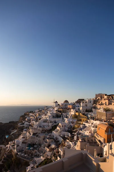 Vista Pueblo Oia Isla Santorini Grecia Atardecer — Foto de Stock