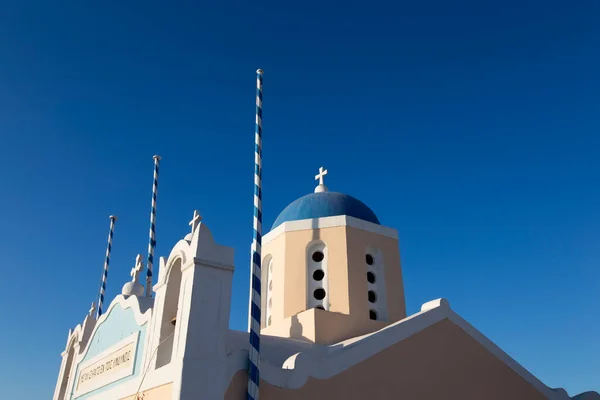 希腊圣托里尼岛上的圣迪米特里俄斯奥亚东正教教堂 — 图库照片