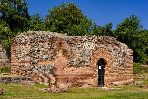 フェリックス ロムリアナ宮殿や寺院の古代ローマ時代の複合体の遺跡セルビアのガンジグラード近くのフェリックス ロムリアナ — ストック写真