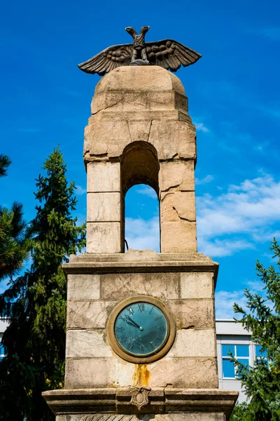 1914 1918年在塞尔维亚克拉多沃举行的第一次世界大战中阵亡战士纪念碑的细节 — 图库照片