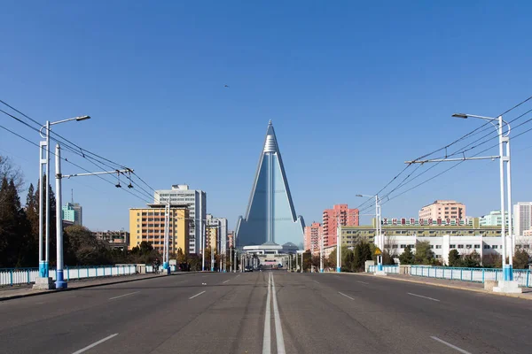 Pyongyang Corea Del Norte Noviembre 2016 Vista Lejana Ryugyong Hotel — Foto de Stock