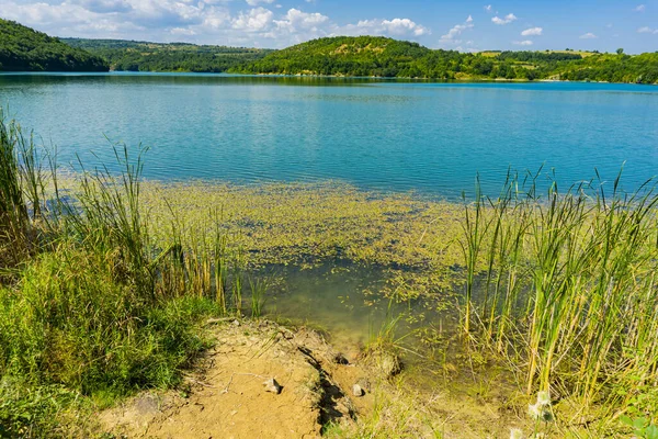 Doğu Sırbistan 'daki Zajacar yakınlarındaki Grliste gölüne bak