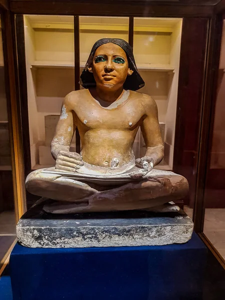 Caire Égypte Décembre 2021 Statue Ancien Scribe Égyptien Assis Musée — Photo