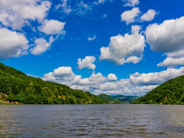 Sırbistan'ın Cerdap kentindeki Tuna geçidinde manzara