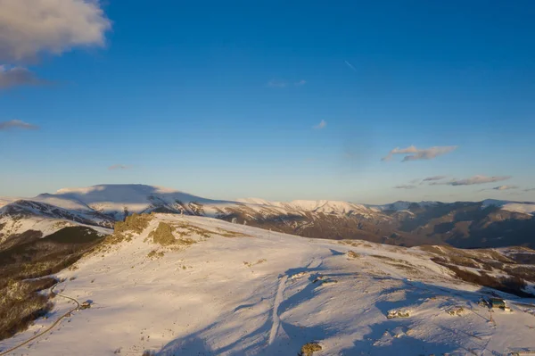 Vista Aérea Montanha Dia Ensolarado Inverno — Fotografia de Stock