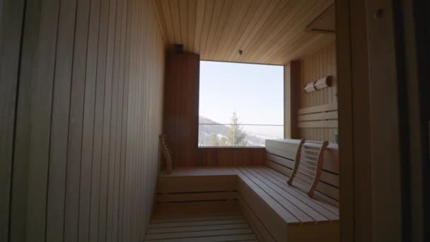 Uitzicht Lege Houten Sauna Kamer Met Traditionele Sauna Accessoires — Stockvideo