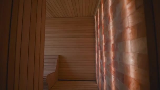 Vista Nella Sauna Vuota Legno Con Accessori Sauna Tradizionali — Video Stock