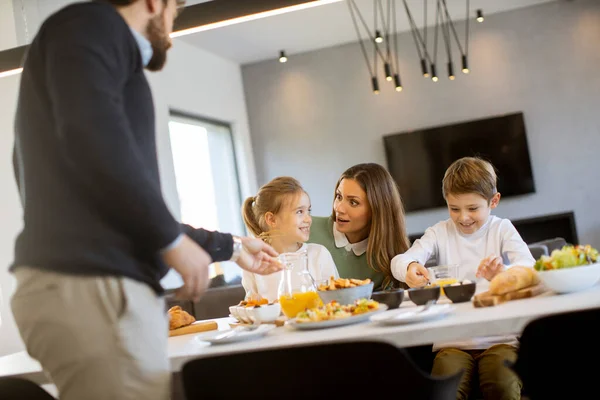 Young Happy Family Talking While Having Breakfast Dining Table Apartment — Stock Photo, Image