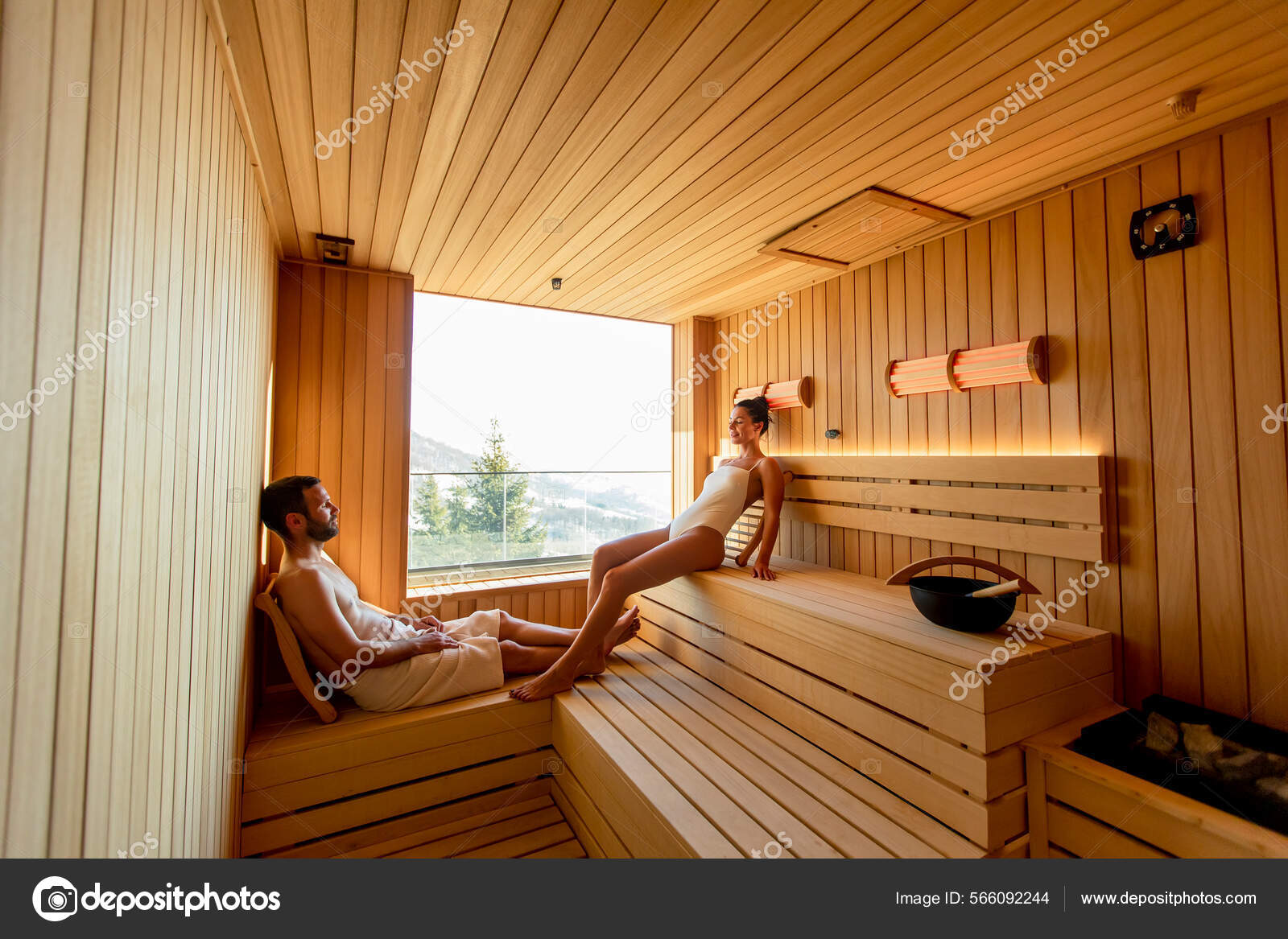 Saunada sochli odamlarning fotosuratlari Saunada sochli odamlarning fotosuratlari