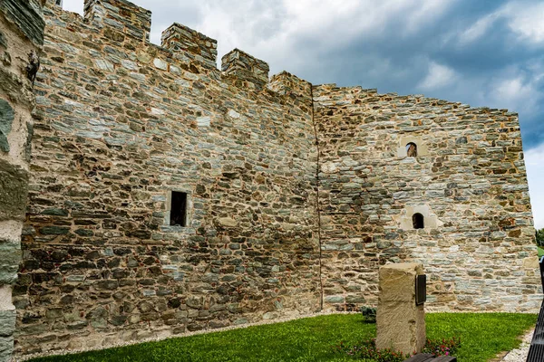 Sırbistan 'da Tuna Nehri üzerindeki Ram Kalesi' ne bak