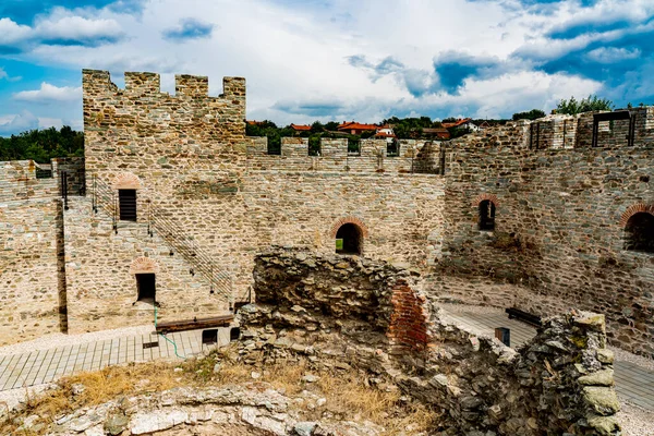 Sırbistan 'da Tuna Nehri üzerindeki Ram Kalesi' ne bak