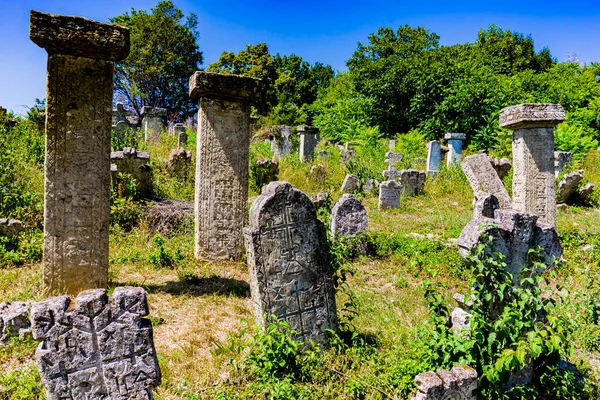 Starověký Rajac Hřbitov Blízkosti Vesnice Rajac Slavné Kamenné Vinné Sklepy — Stock fotografie