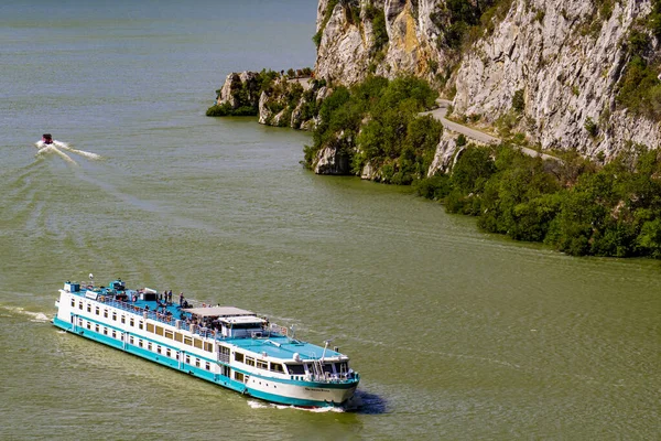 Djerdap Serbie Septembre 2021 Bateau Croisière Sur Danube Dans Gorge — Photo