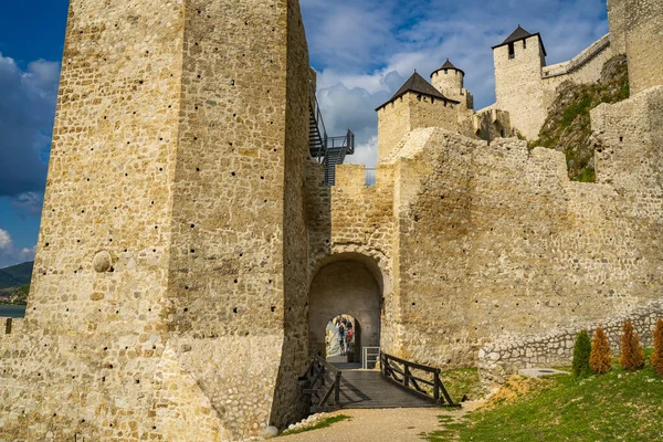 Golubac Serbia 2021年9月1日 Golubac Fortress 塞尔维亚多瑙河上的一座中世纪要塞 2019年被修复 — 图库照片