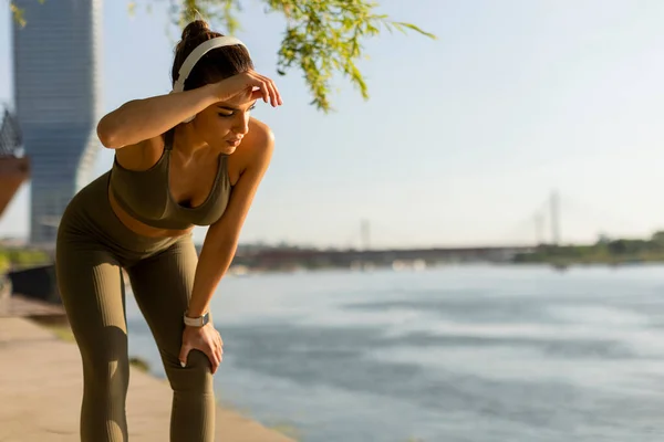 View Young Woman Headphones Taking Break Exercising — Foto Stock