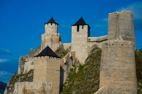 Widok Średniowieczną Fortecę Nad Dunajem Golubac Serbia — Zdjęcie stockowe