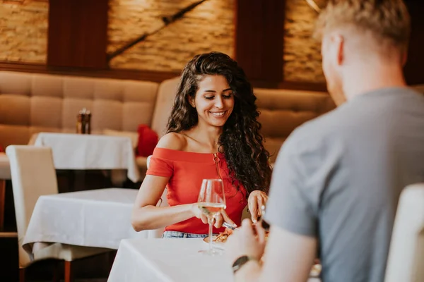 Handsome Young Couple Having Lunch White Wine Restaurant — Stock fotografie