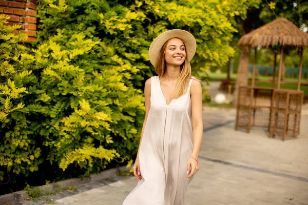 Pretty Young Woman Hat Walking Resort Garden — Stockfoto