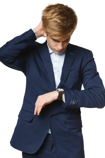 Człowiek patrzący na zegarek — Zdjęcie stockowe