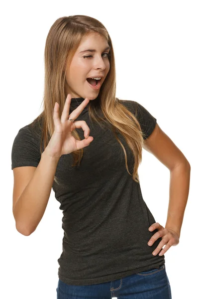 Женщина с жестом ОК — стоковое фото