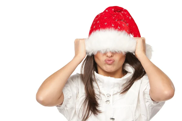 Frau mit Weihnachtsmütze hat Spaß beim Herunterziehen des Hutes — Stockfoto