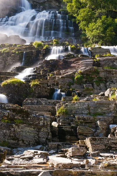 Tvindefossen 瀑布挪威 — 图库照片