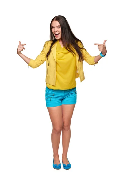Fiatal alkalmi nő mutat magára éljenző boldog álló teljes hosszában — Stock Fotó