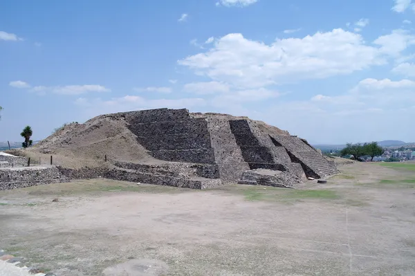 Passo pirâmide em Teotihuacan — Fotografia de Stock