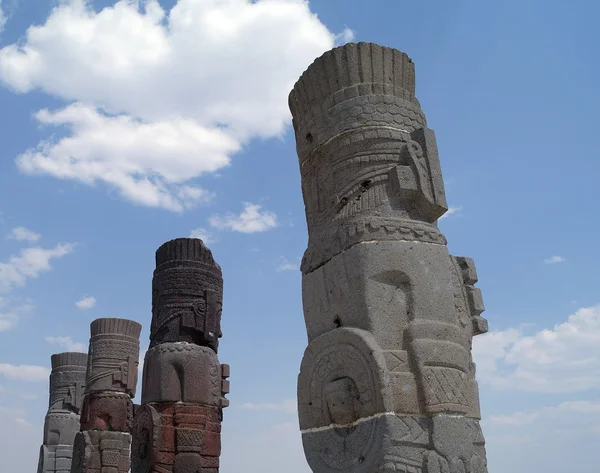 Um fragmento de uma estátua sagrada em Teotihuacan, México — Fotografia de Stock