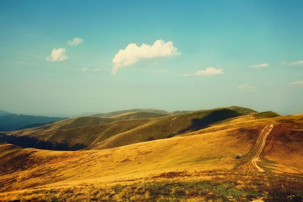 Berglandschap met retro kleuren — Stockfoto