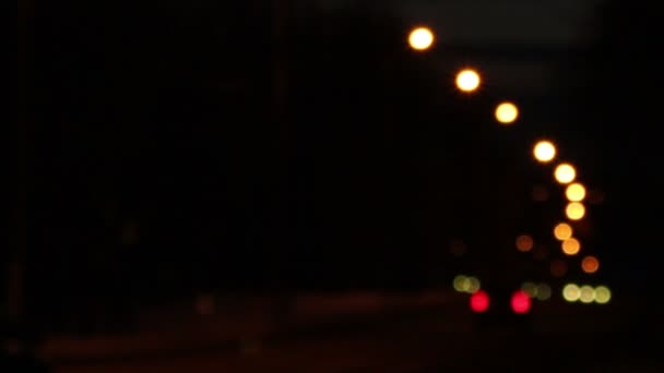 Lichten auto 's nachts — Stockvideo