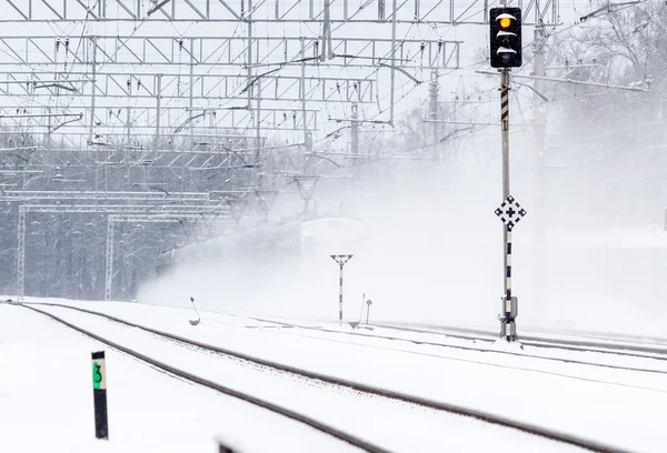 Tren de pasajeros en la nieve Imagen De Stock