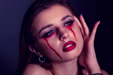 Kanlı gözyaşları Cadılar Bayramı 'nı kapatıyor. 