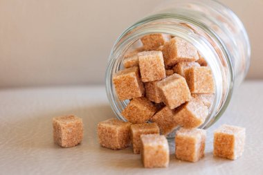 Esmer Şeker Küpleri kapatın