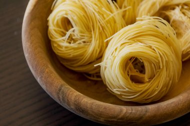 Klasik kuru İtalyan makarnası. Kapatın.