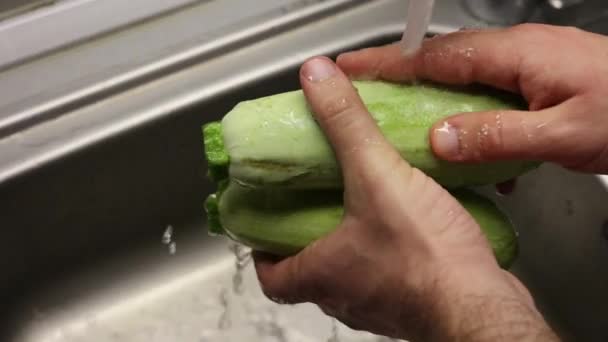 Man Hands Washing Zucchini Kitchen Sink — Stockvideo